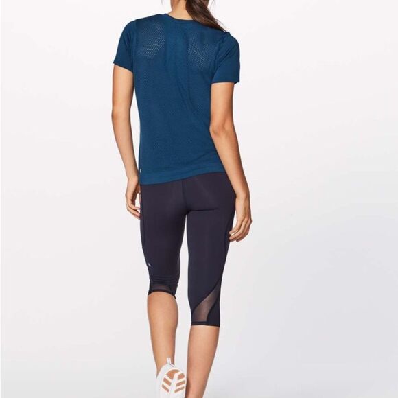 Lululemon Breeze By Short Sleeve Night Tide Blue Top No Size - Picture 2 of 12